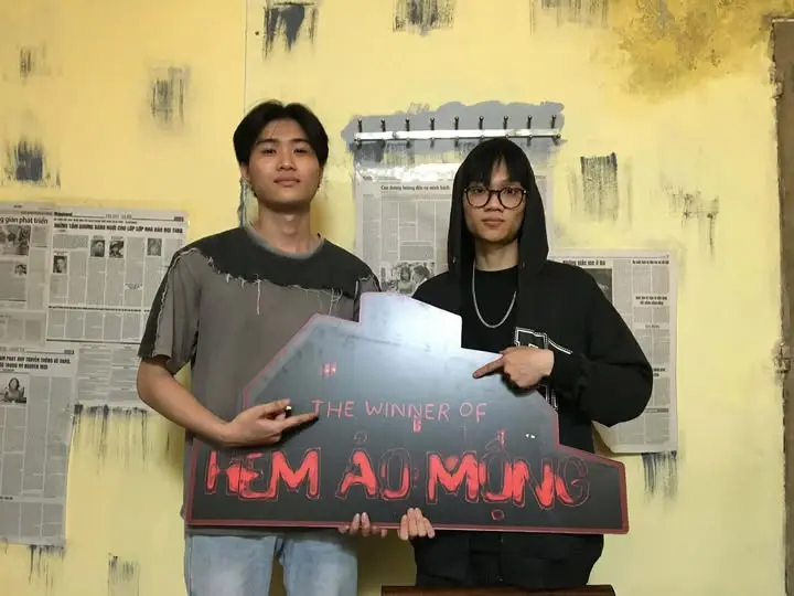 Team 99% after cracking their case at Lucid Escape